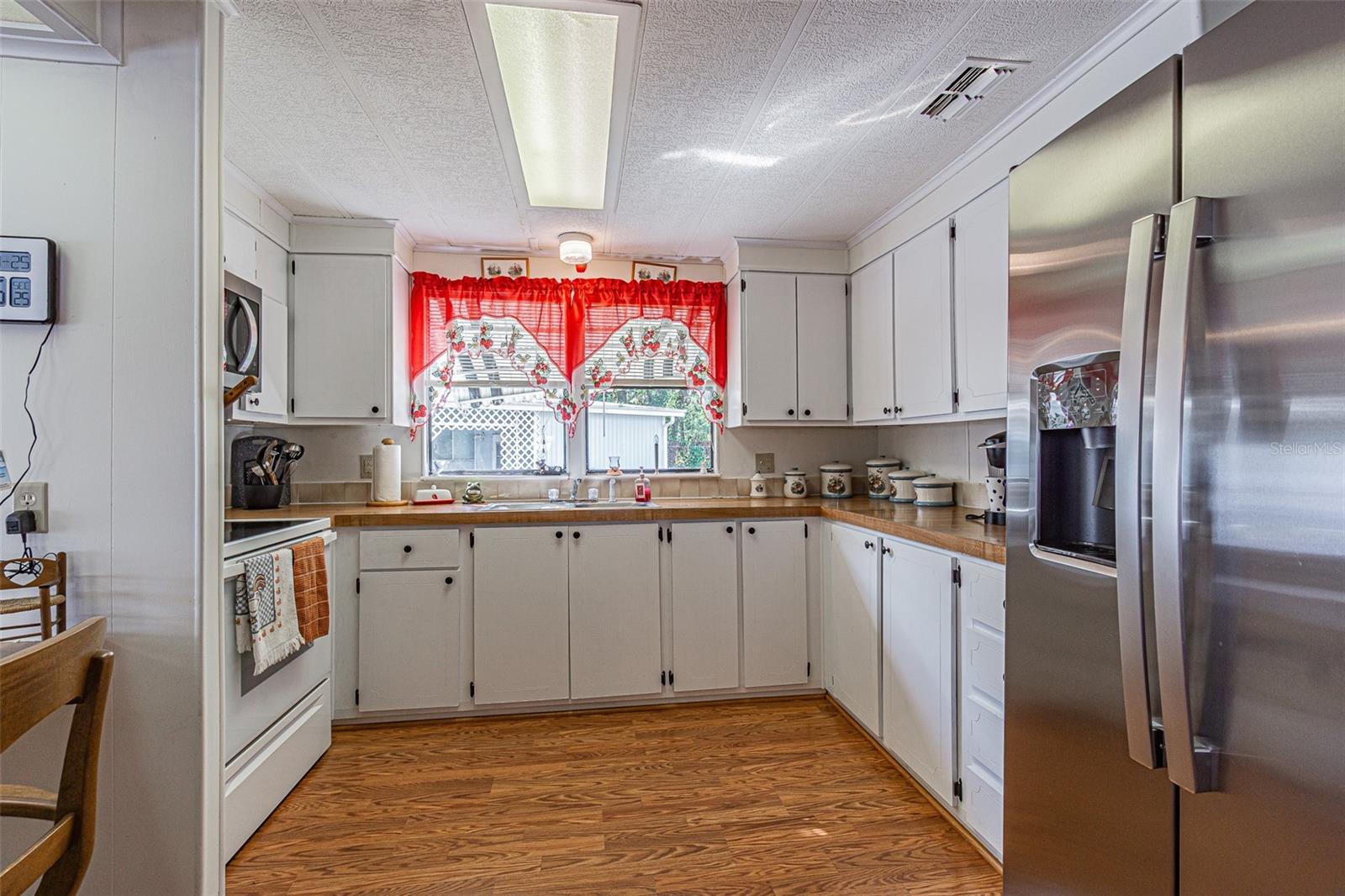 Image 13 of 33 For 39353 Sycamore Lane