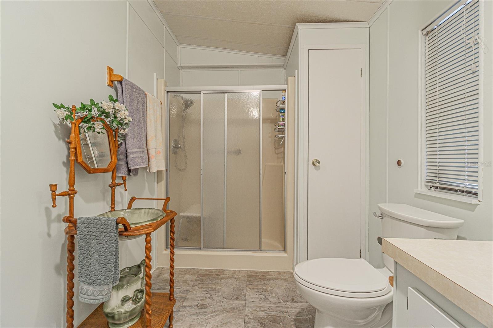 Image 18 of 33 For 39353 Sycamore Lane