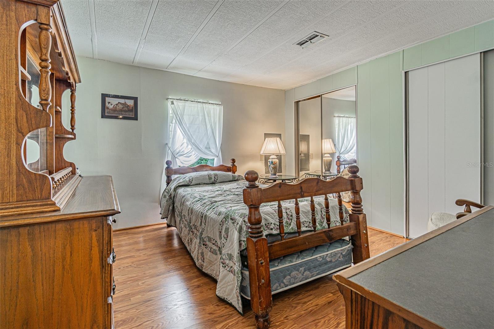 Image 22 of 33 For 39353 Sycamore Lane