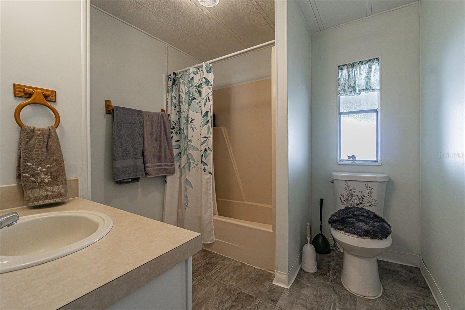 Image 23 of 33 For 39353 Sycamore Lane