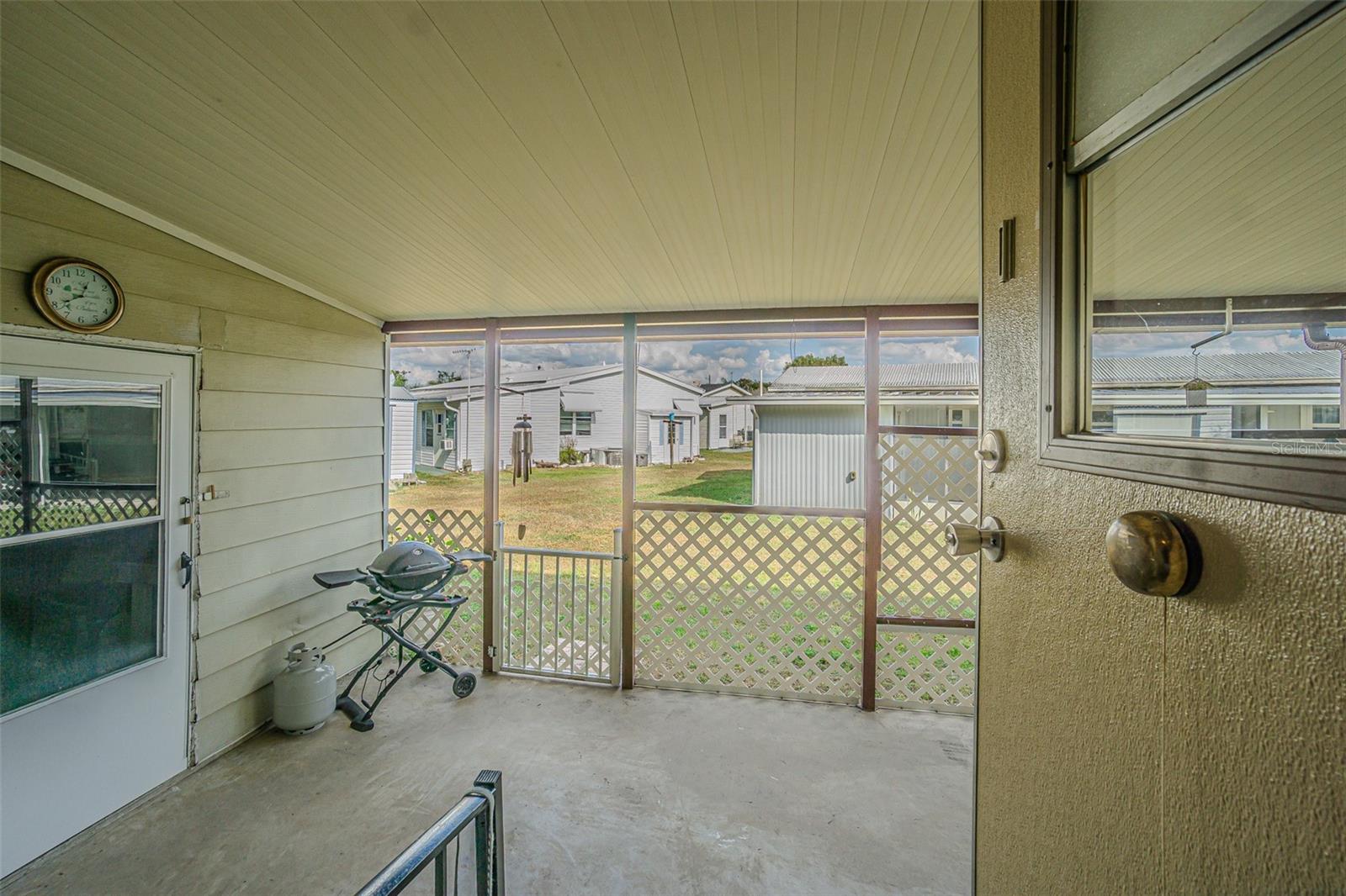 Image 27 of 33 For 39353 Sycamore Lane