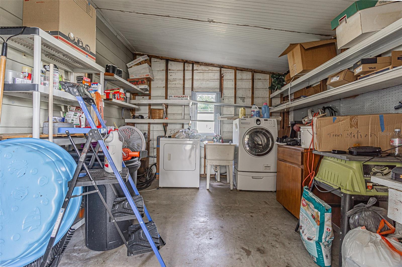 Image 28 of 33 For 39353 Sycamore Lane