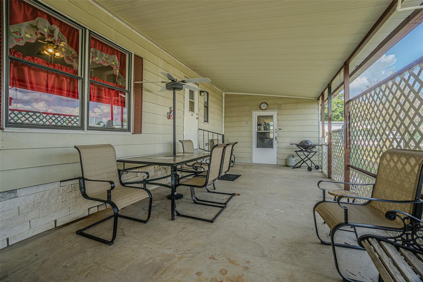 Image 9 of 33 For 39353 Sycamore Lane