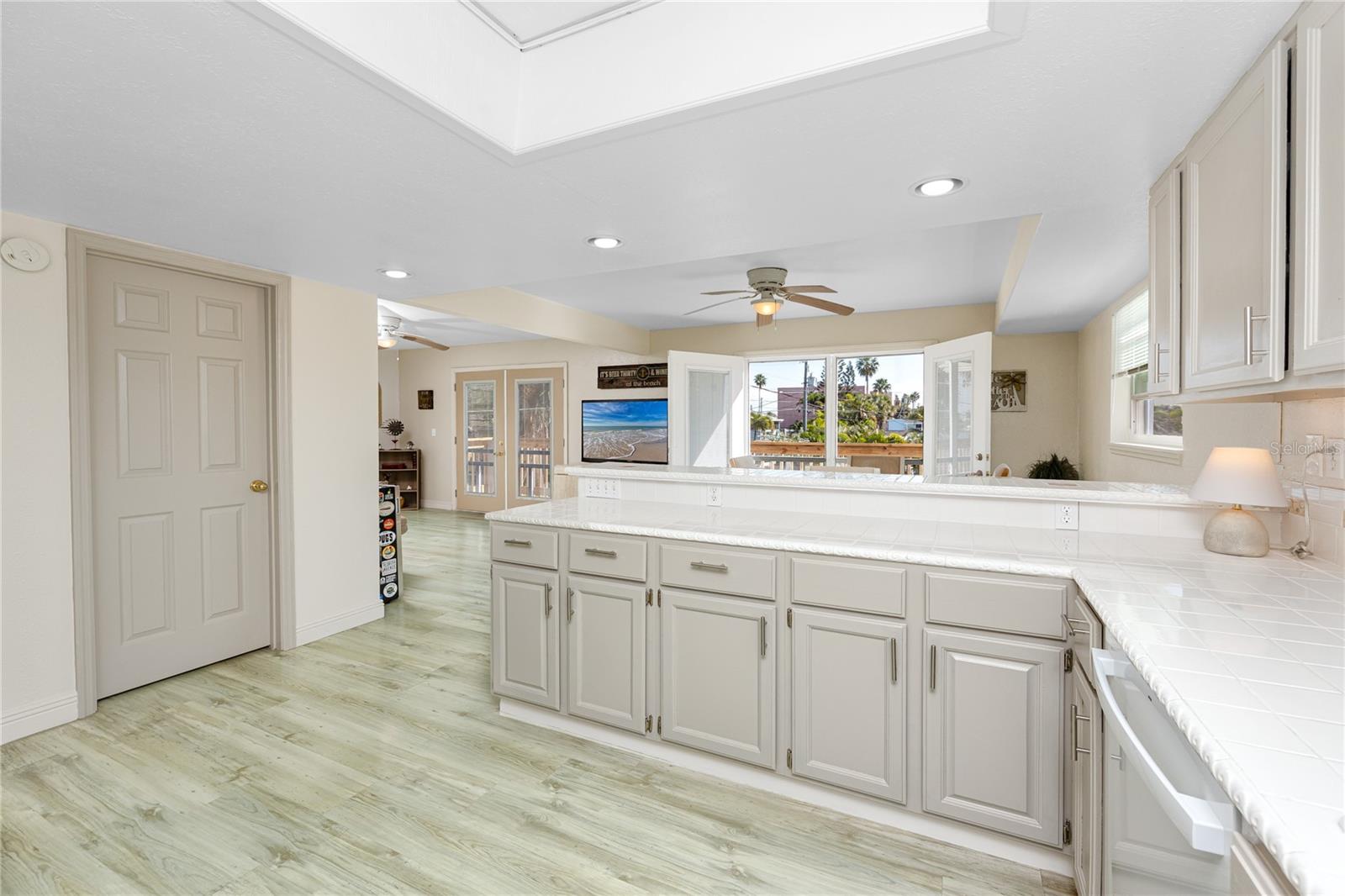 Image 16 of 53 For 140 142nd Avenue E