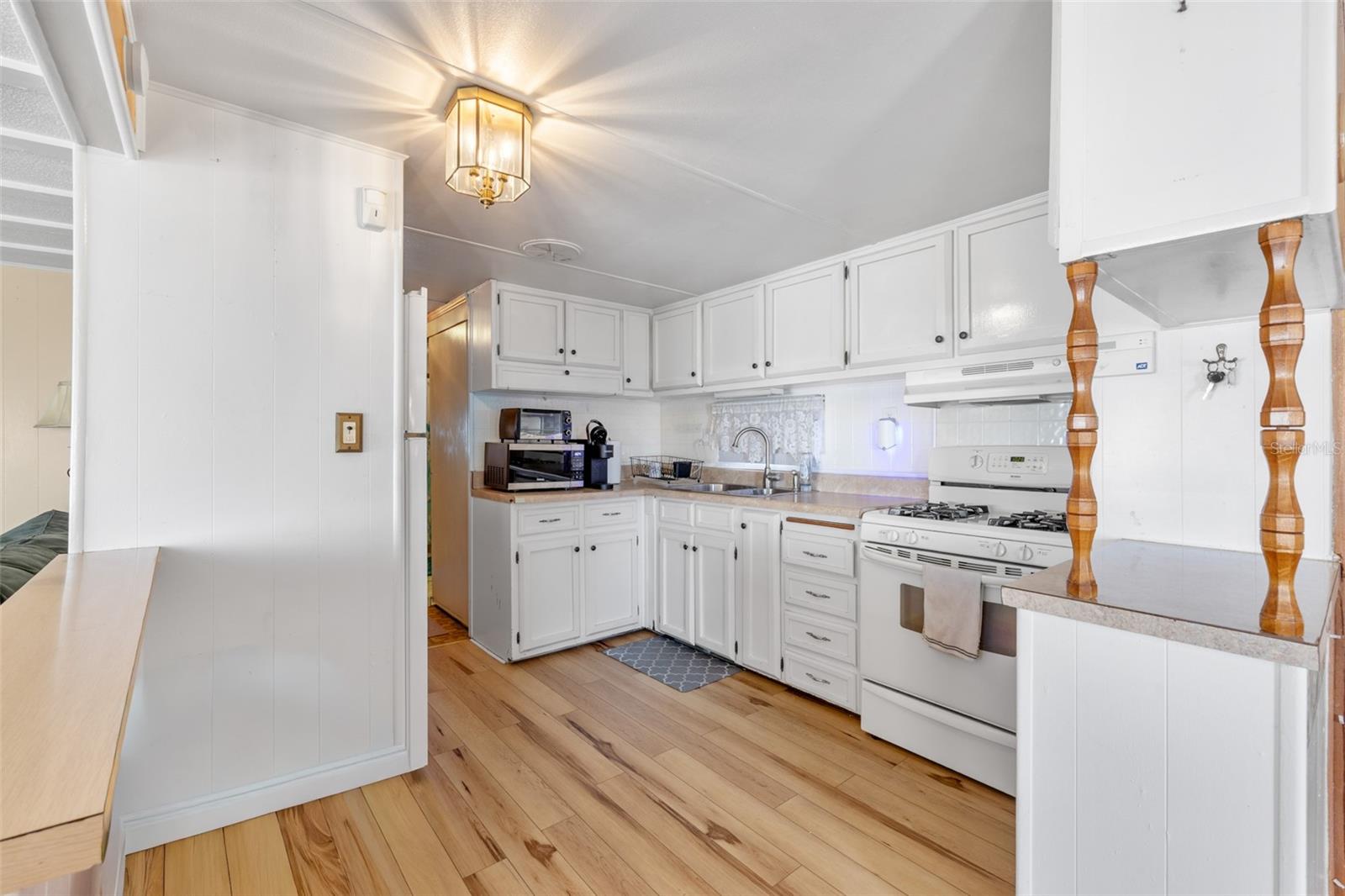 Image 10 of 43 For 619 52nd Avenue W