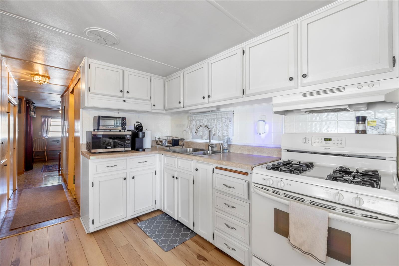 Image 11 of 43 For 619 52nd Avenue W