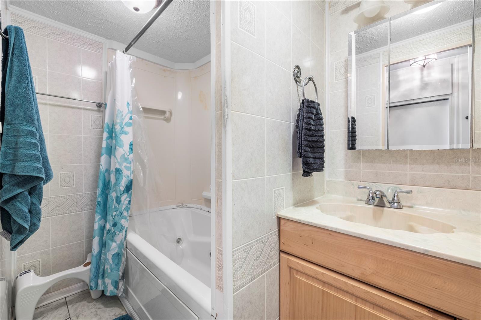 Image 15 of 43 For 619 52nd Avenue W