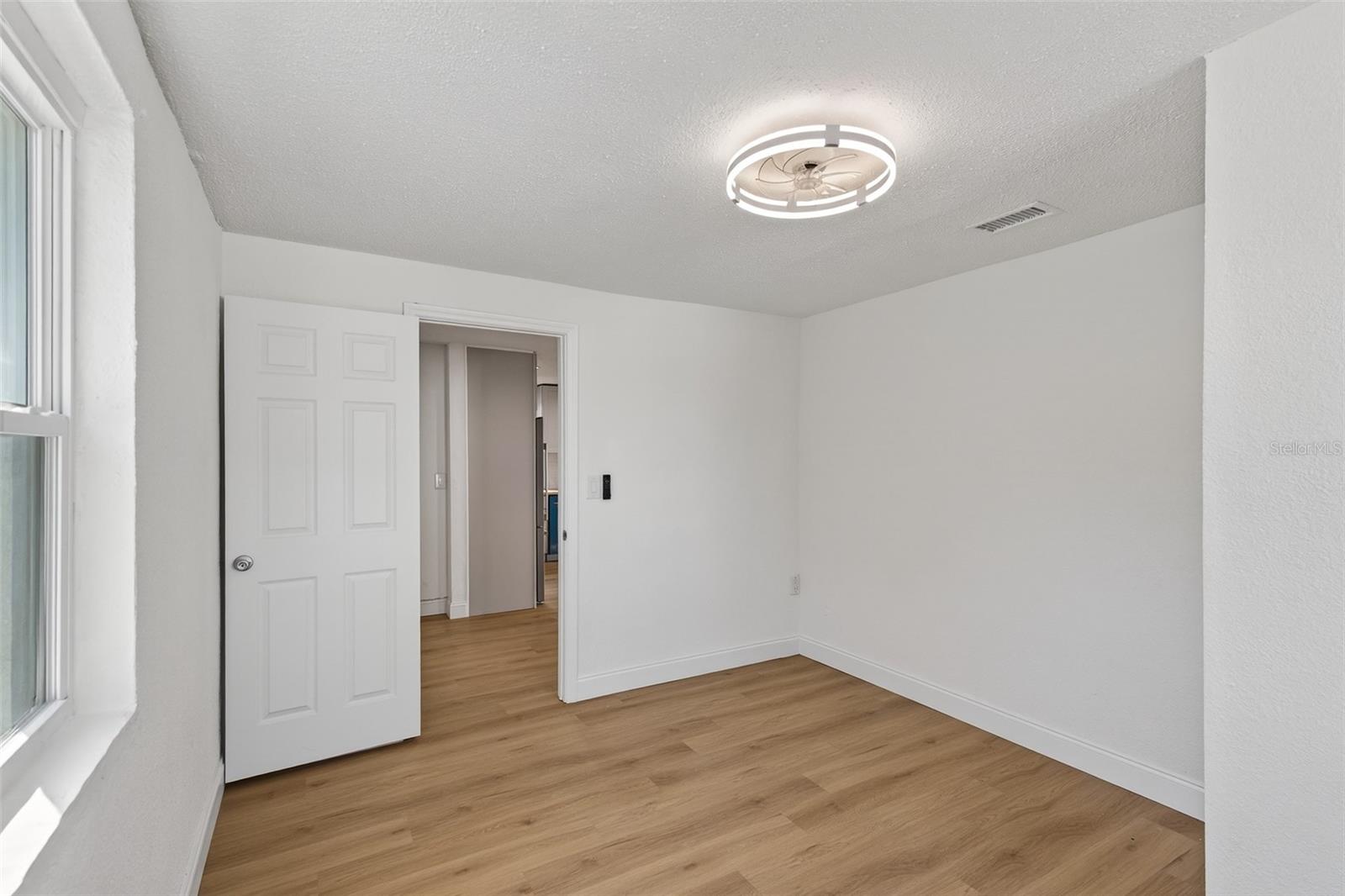 Image 10 of 26 For 4545 12th Avenue S