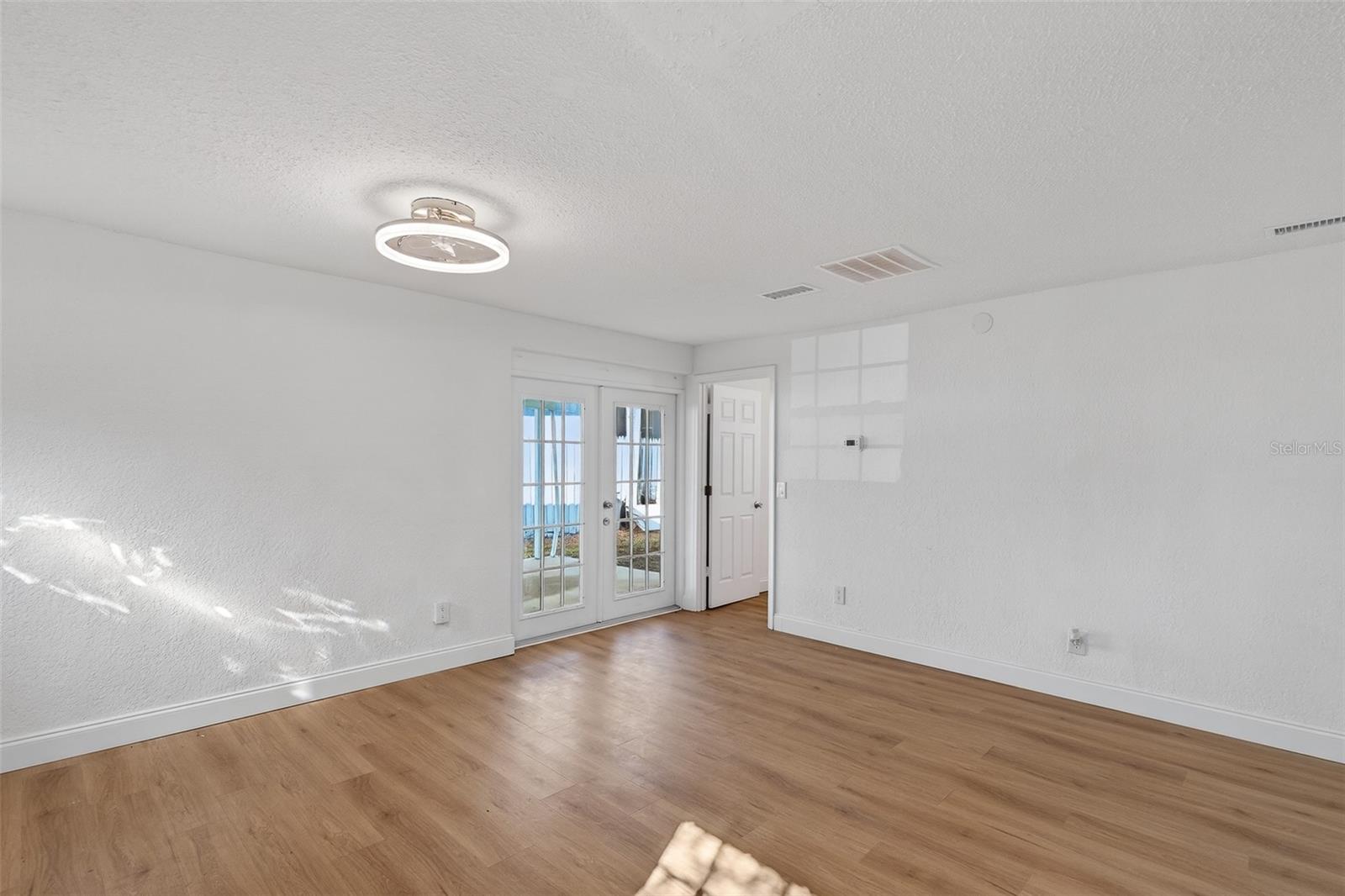 Image 15 of 26 For 4545 12th Avenue S