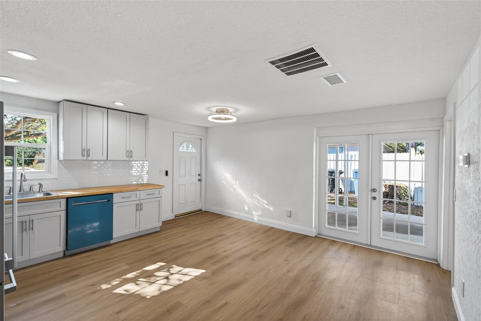 Image 7 of 26 For 4545 12th Avenue S