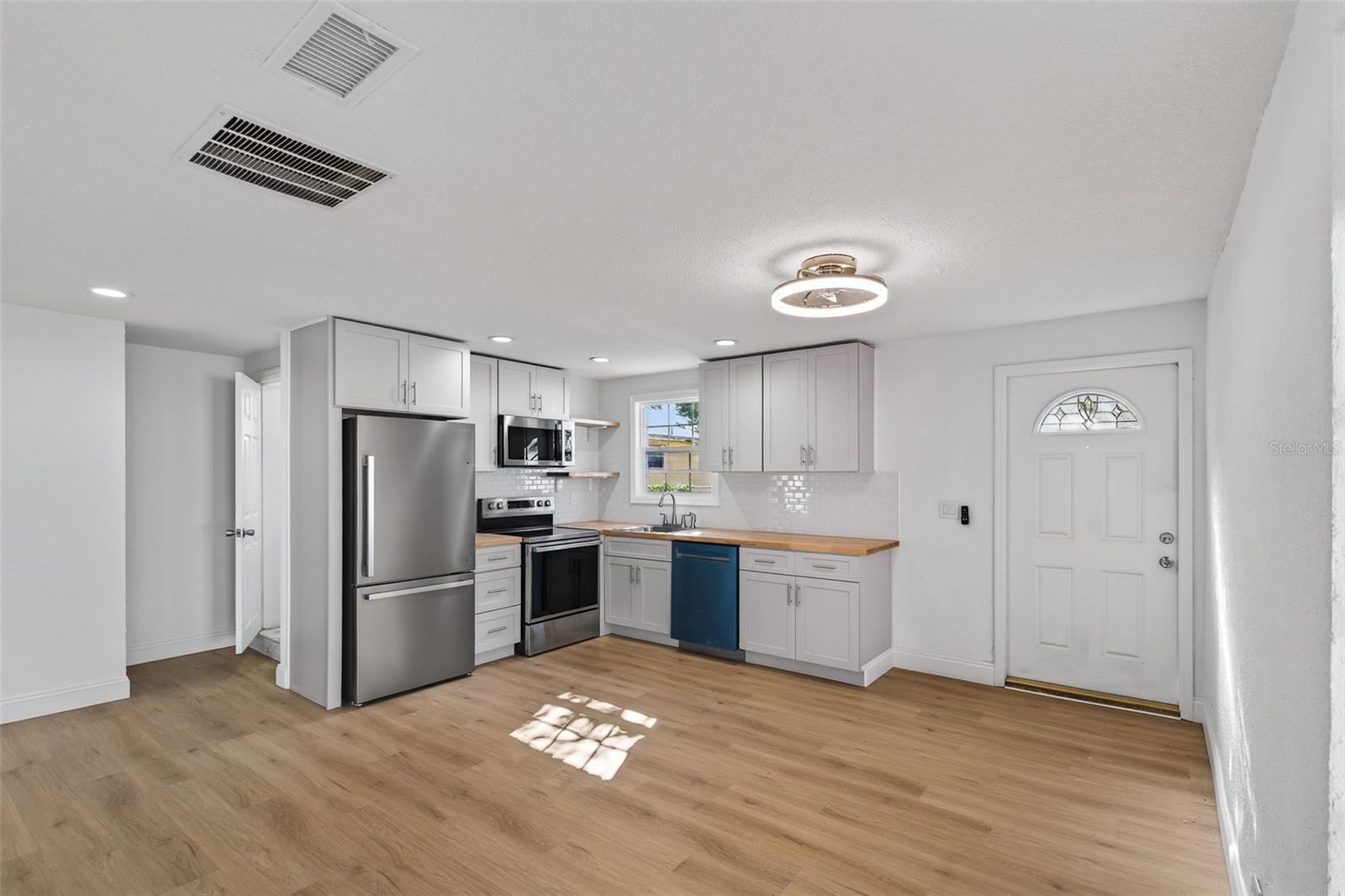 Image 8 of 26 For 4545 12th Avenue S