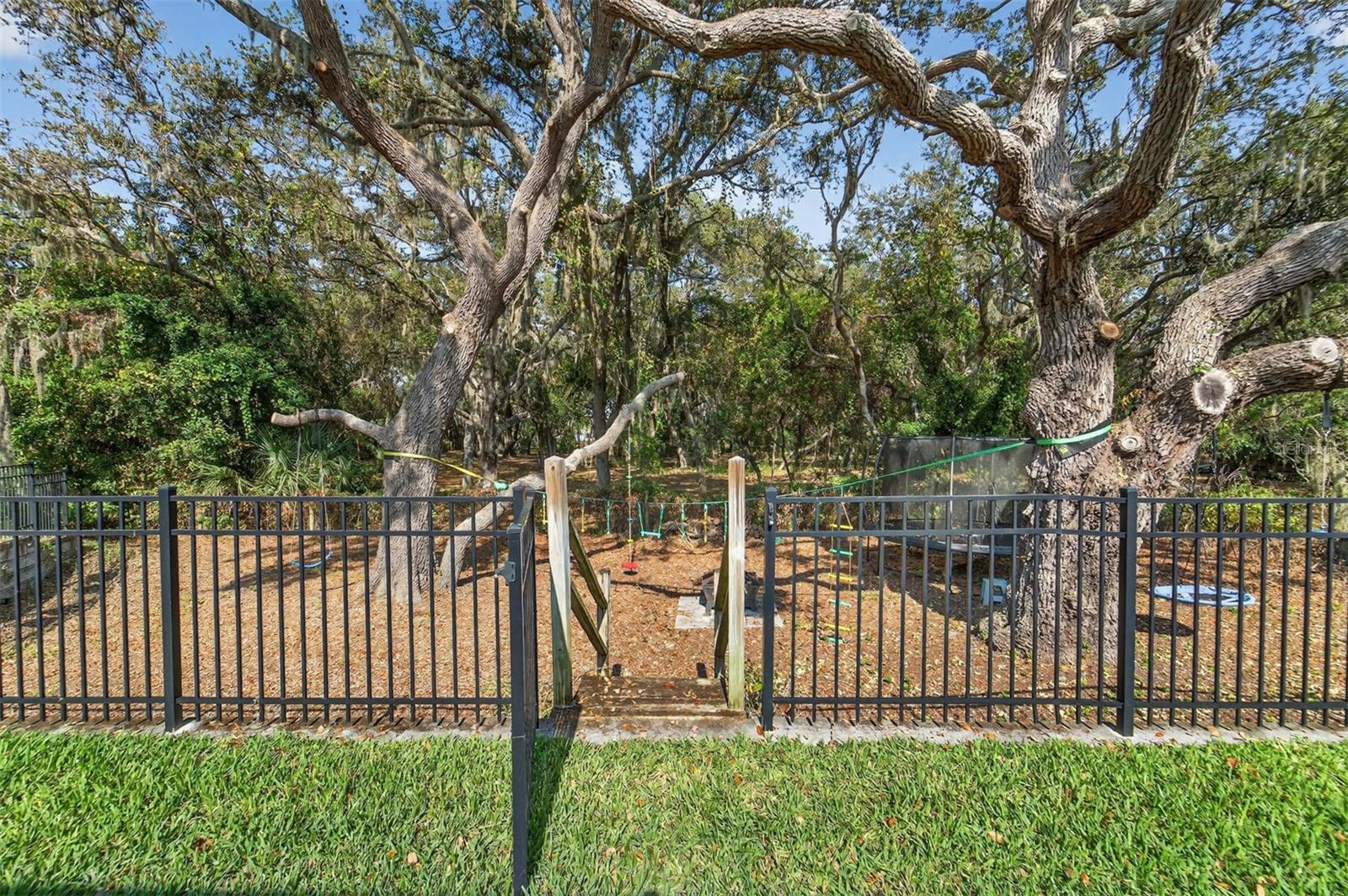 Image 4 of 42 For 11404 Blue Woods Drive