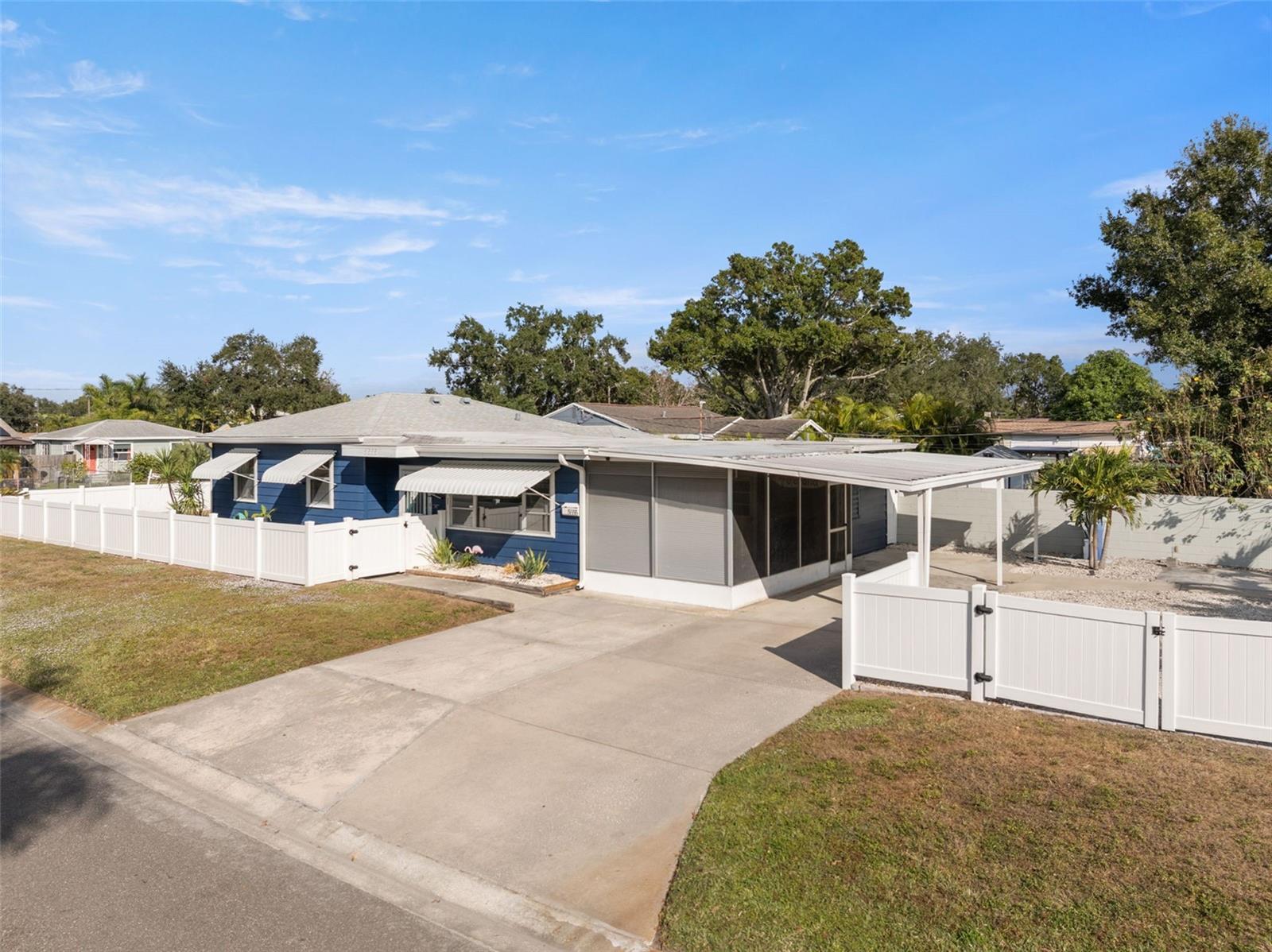 Details for 5555 13th Street N, ST PETERSBURG, FL 33703