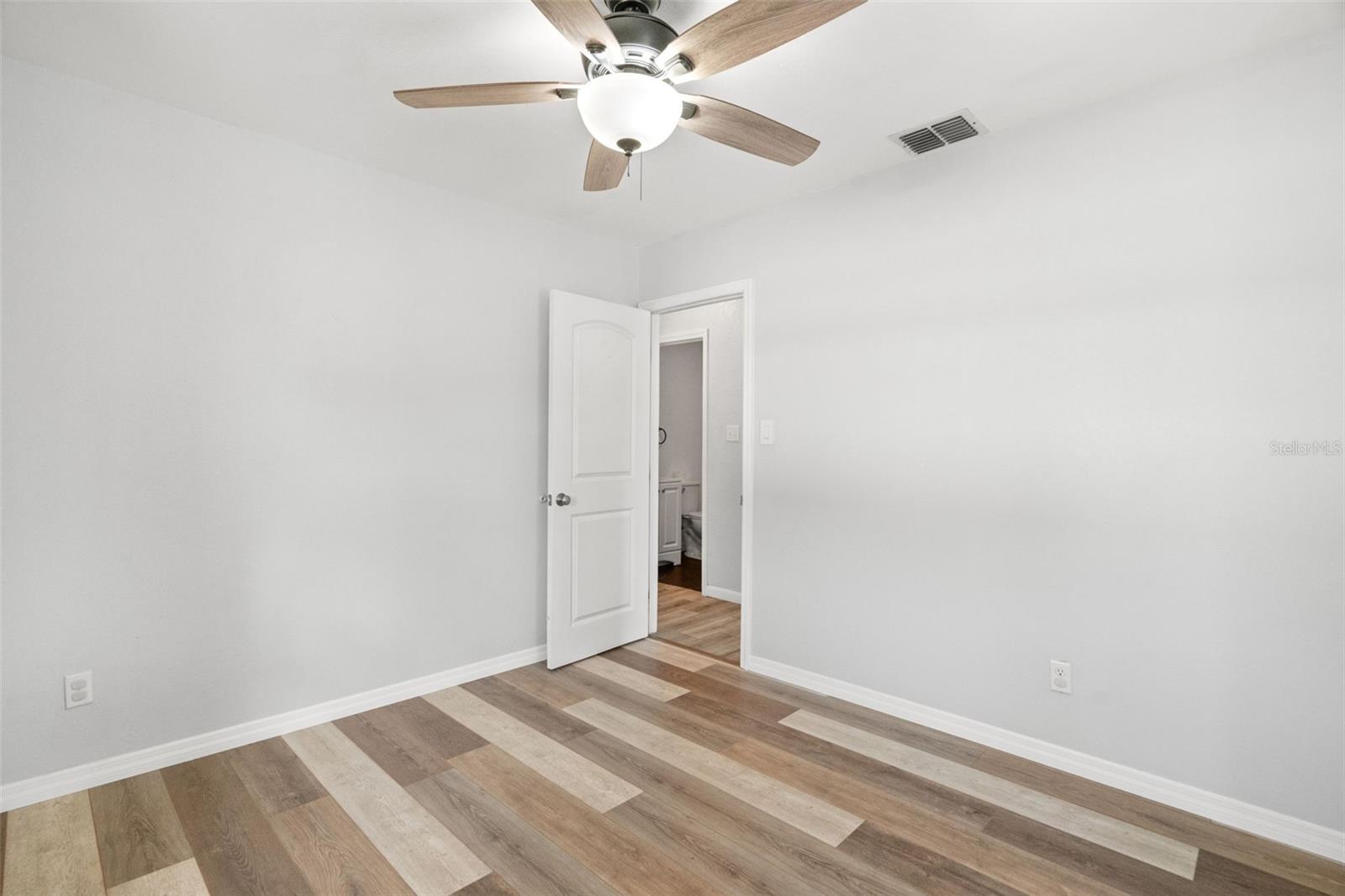 Image 15 of 38 For 5555 13th Street N