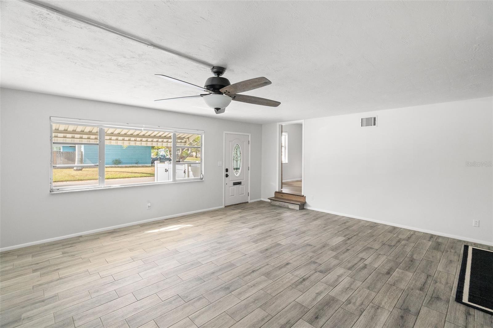 Image 5 of 38 For 5555 13th Street N