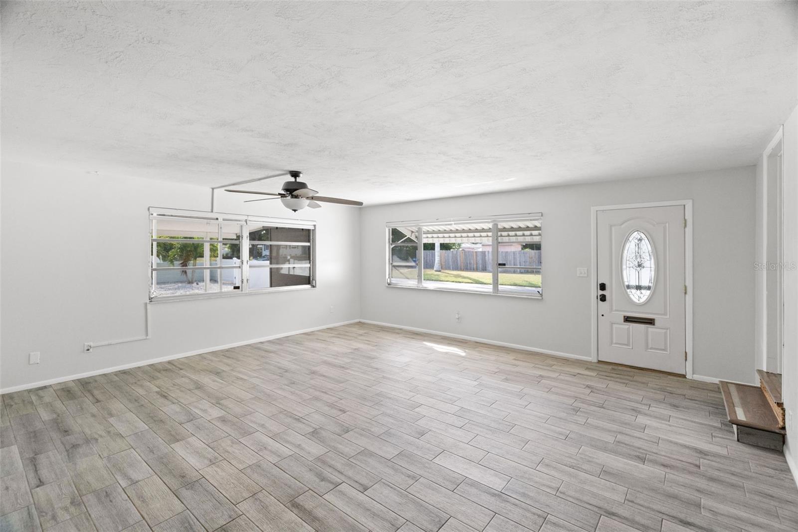 Image 6 of 38 For 5555 13th Street N