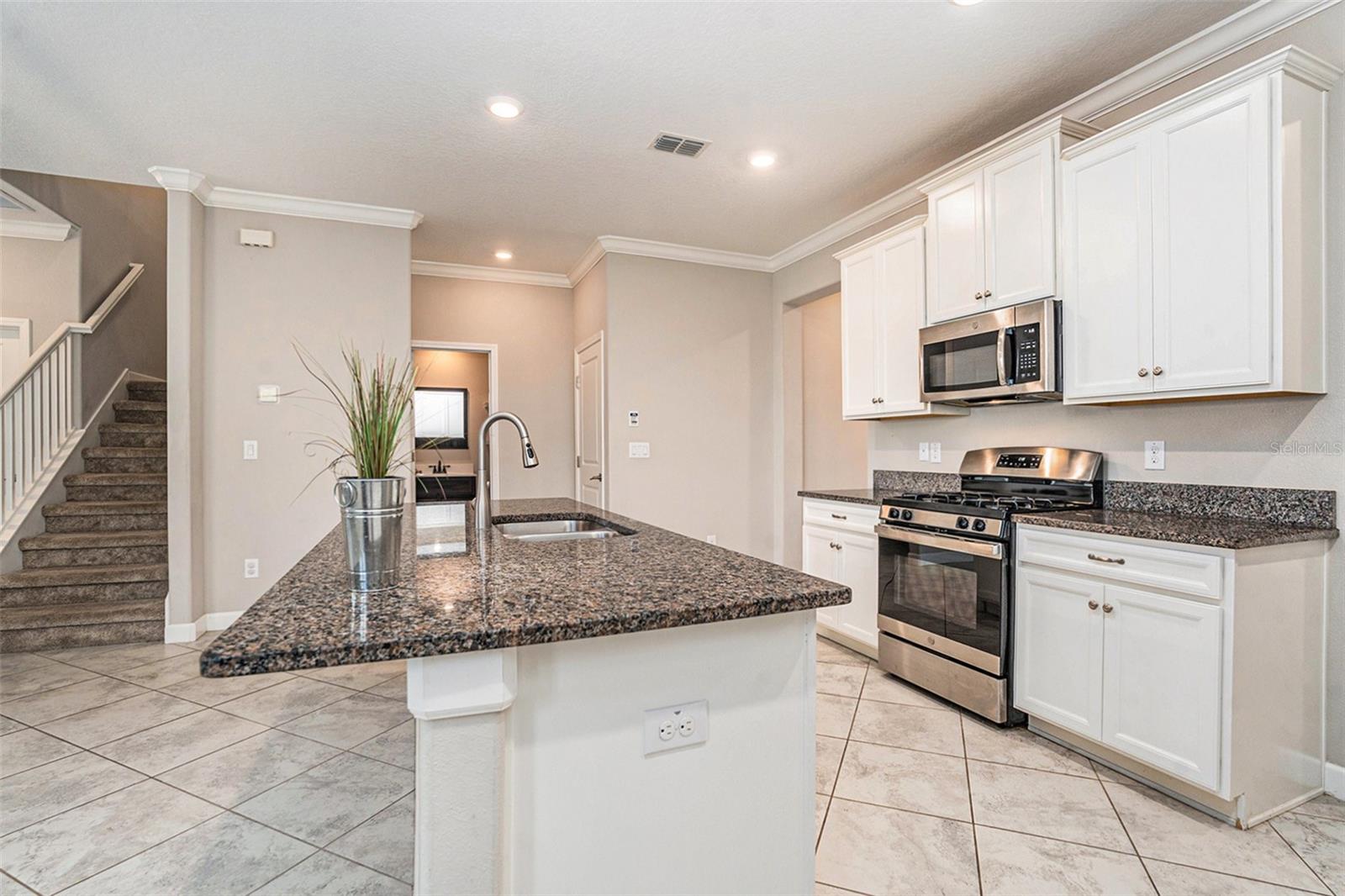 Image 11 of 38 For 9173 Shadyside Lane