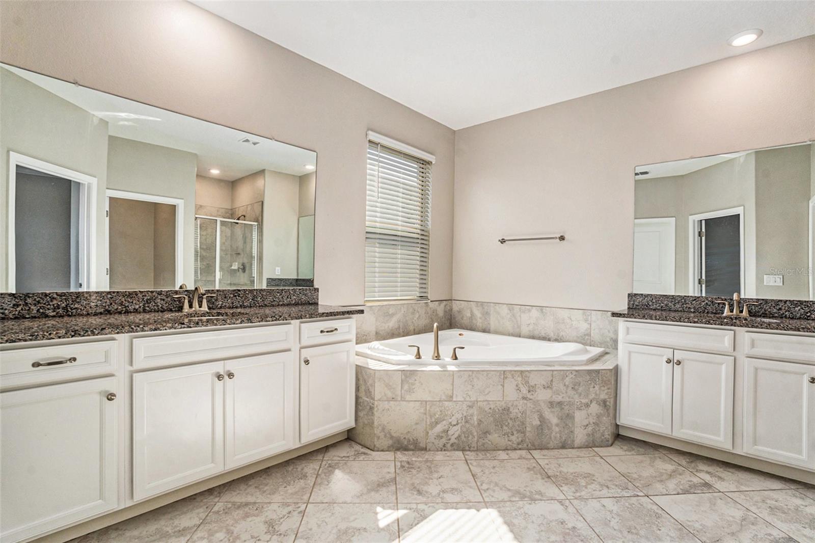 Image 20 of 38 For 9173 Shadyside Lane