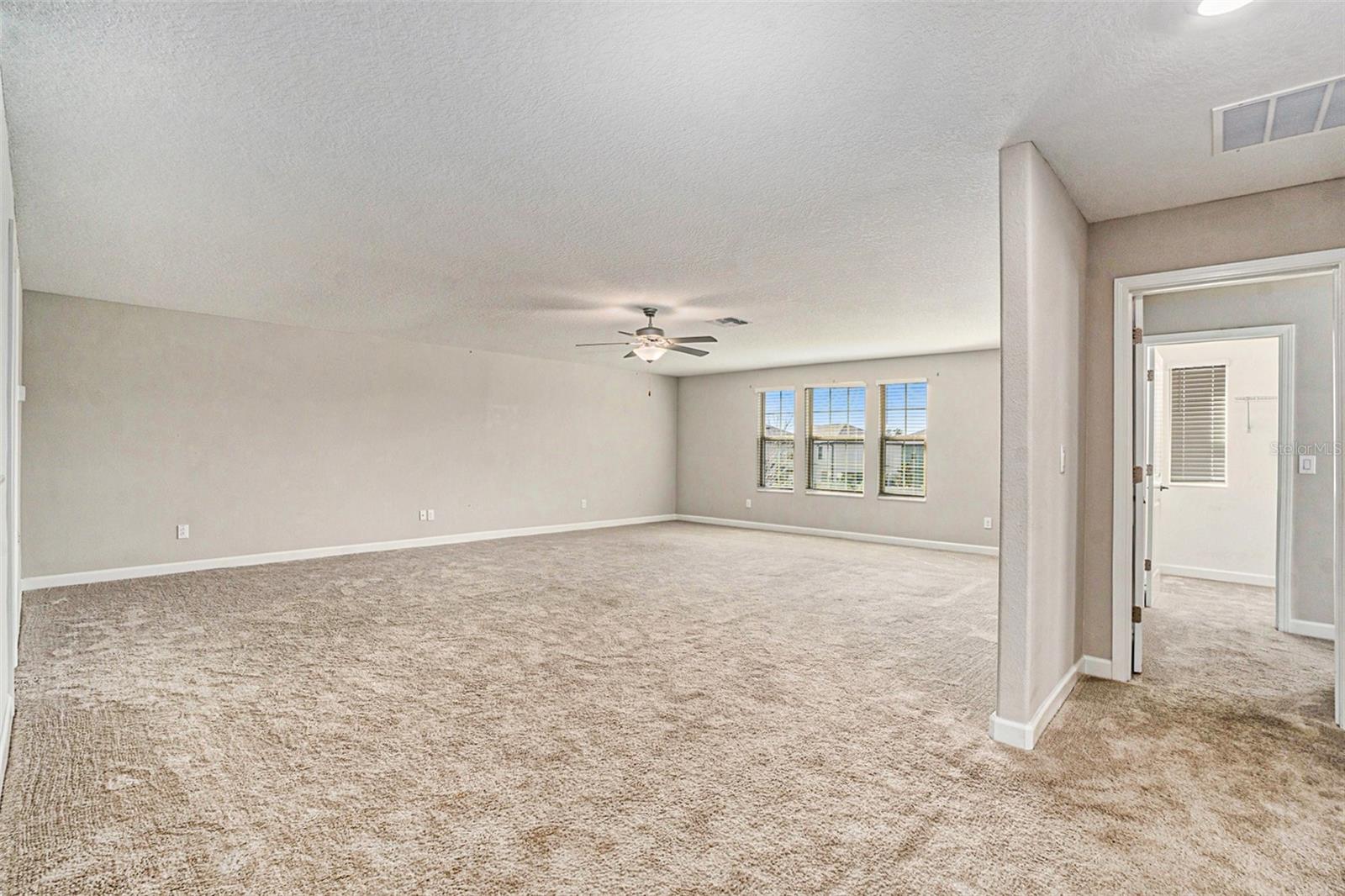 Image 21 of 38 For 9173 Shadyside Lane