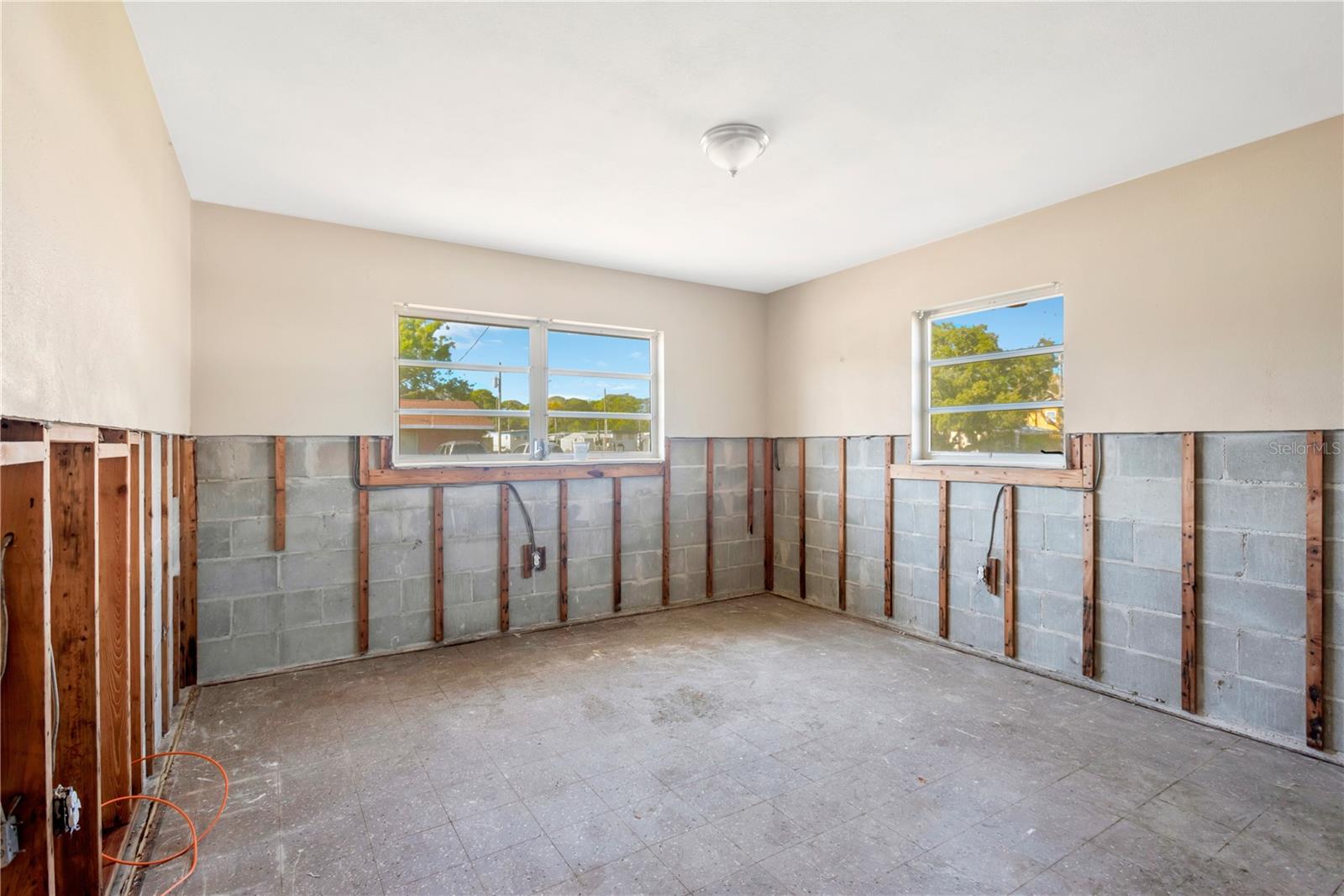 Image 11 of 26 For 123 18th Street Nw