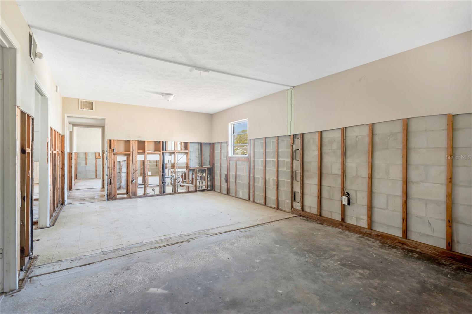 Image 15 of 26 For 123 18th Street Nw