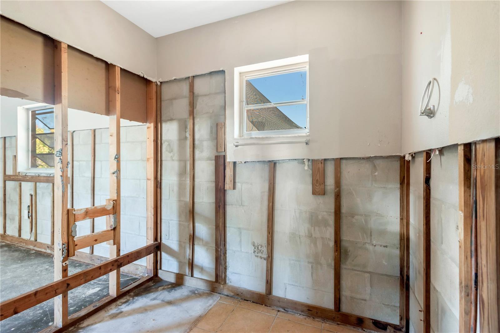 Image 17 of 26 For 123 18th Street Nw