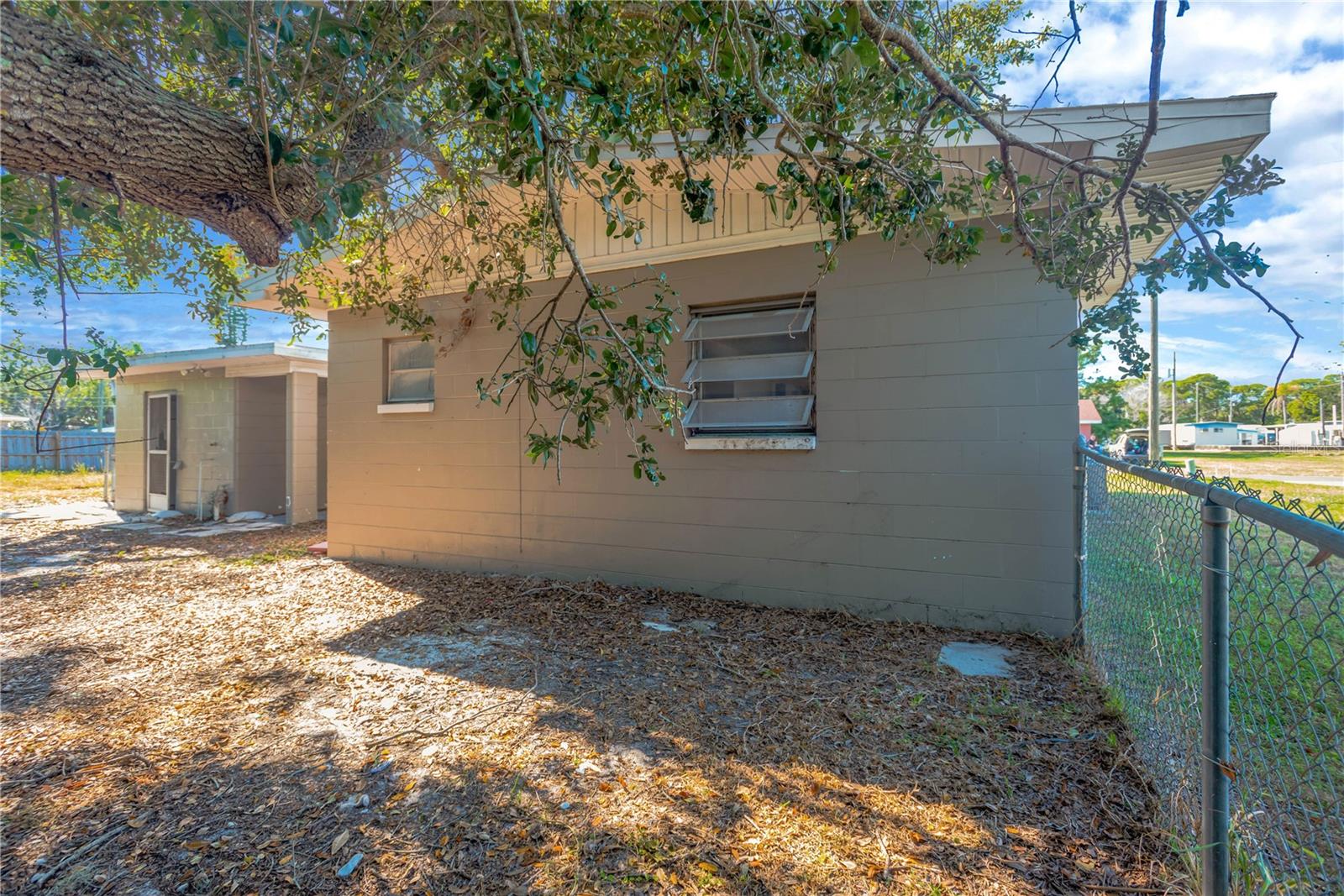 Image 23 of 26 For 123 18th Street Nw