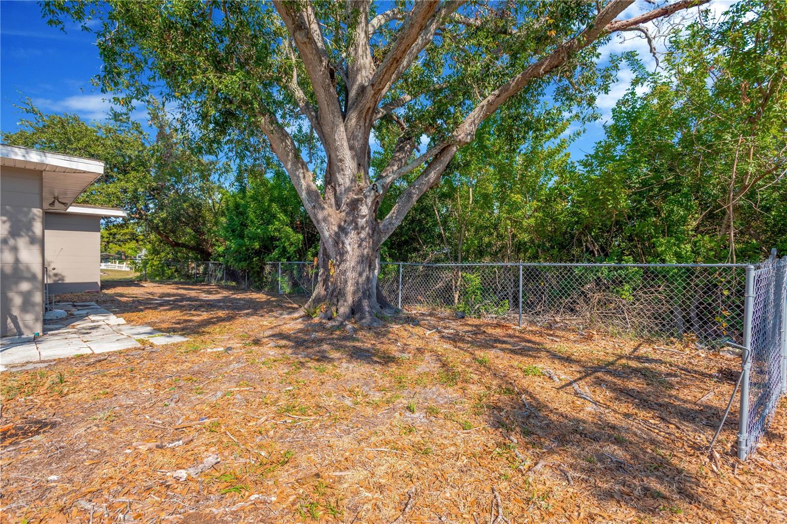 Image 25 of 26 For 123 18th Street Nw