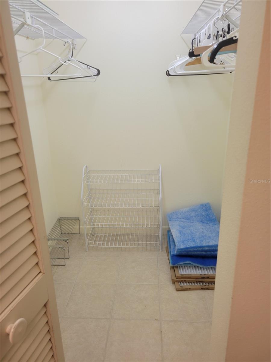 Image 15 of 32 For 1716 Golfview Drive 1716