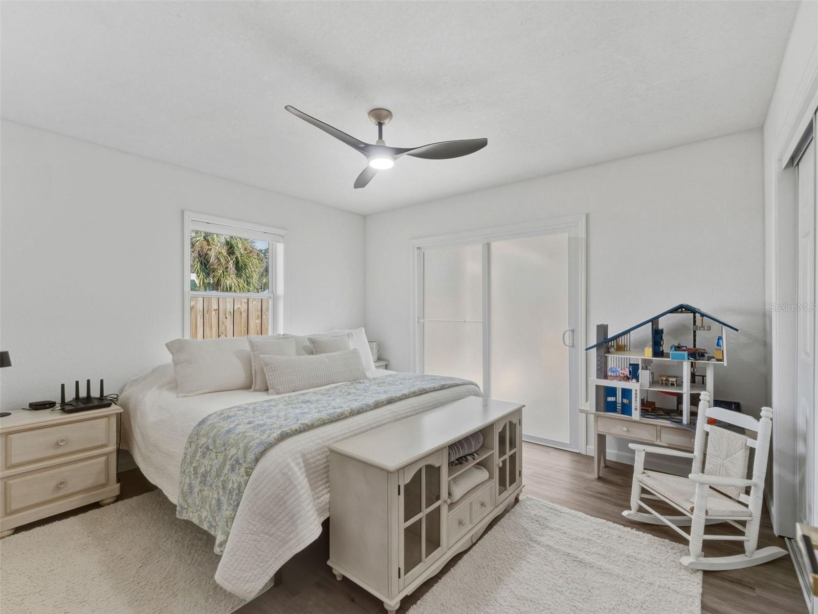 Image 16 of 36 For 520 Baywood Drive S