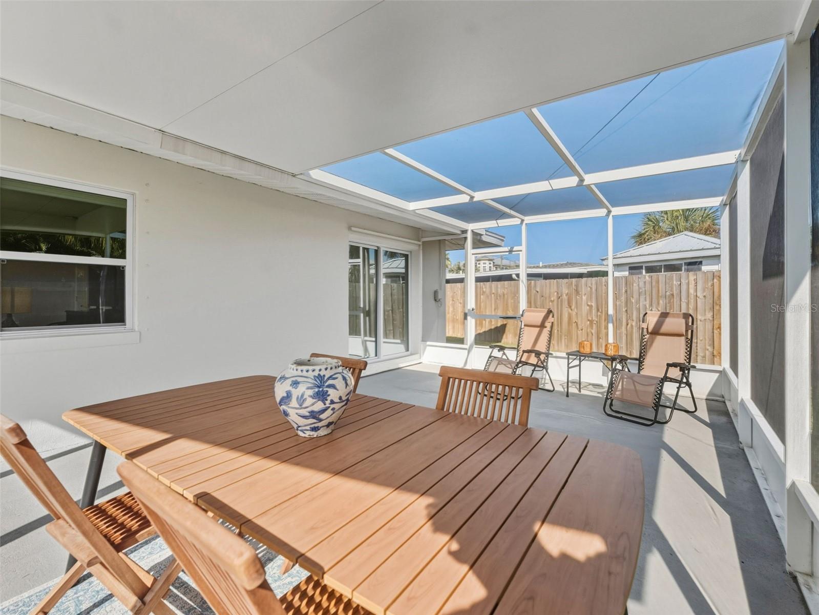 Image 19 of 36 For 520 Baywood Drive S