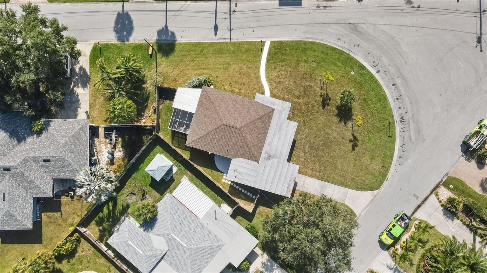 Image 25 of 36 For 520 Baywood Drive S