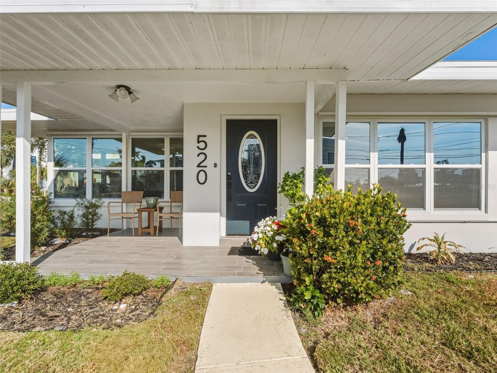 Image 6 of 36 For 520 Baywood Drive S