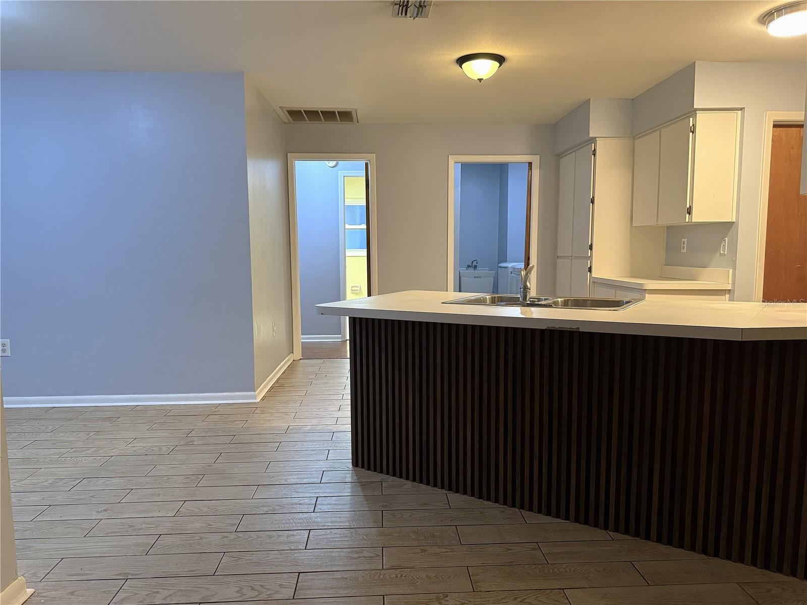 Image 7 of 31 For 8840 Martinique Lane