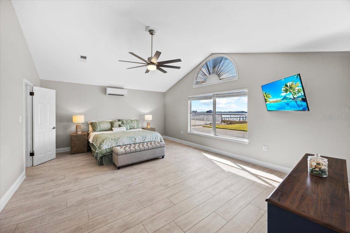 Image 30 of 82 For 156 Shoreline Drive