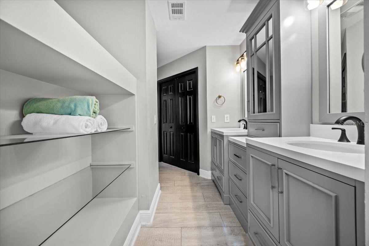 Image 32 of 82 For 156 Shoreline Drive