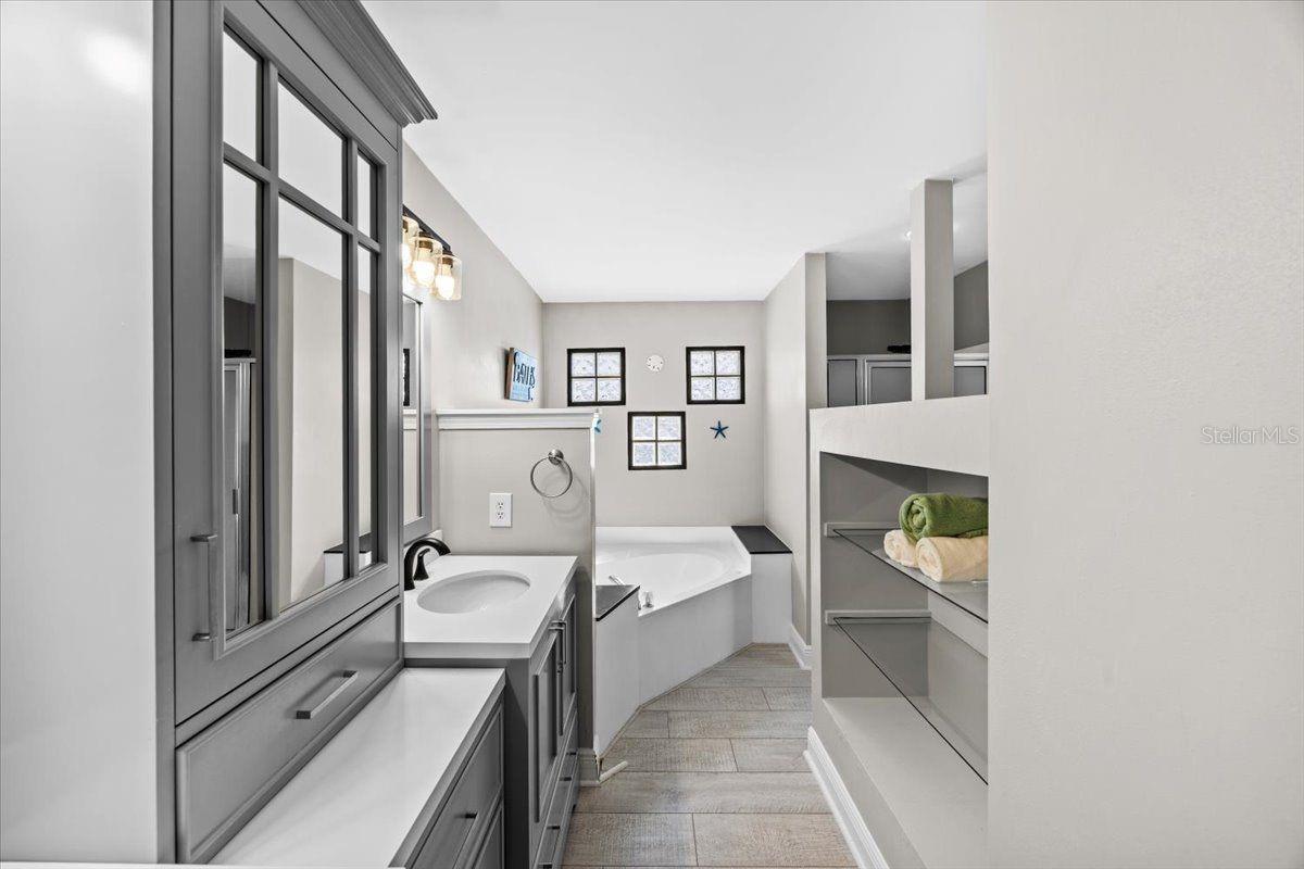 Image 34 of 82 For 156 Shoreline Drive