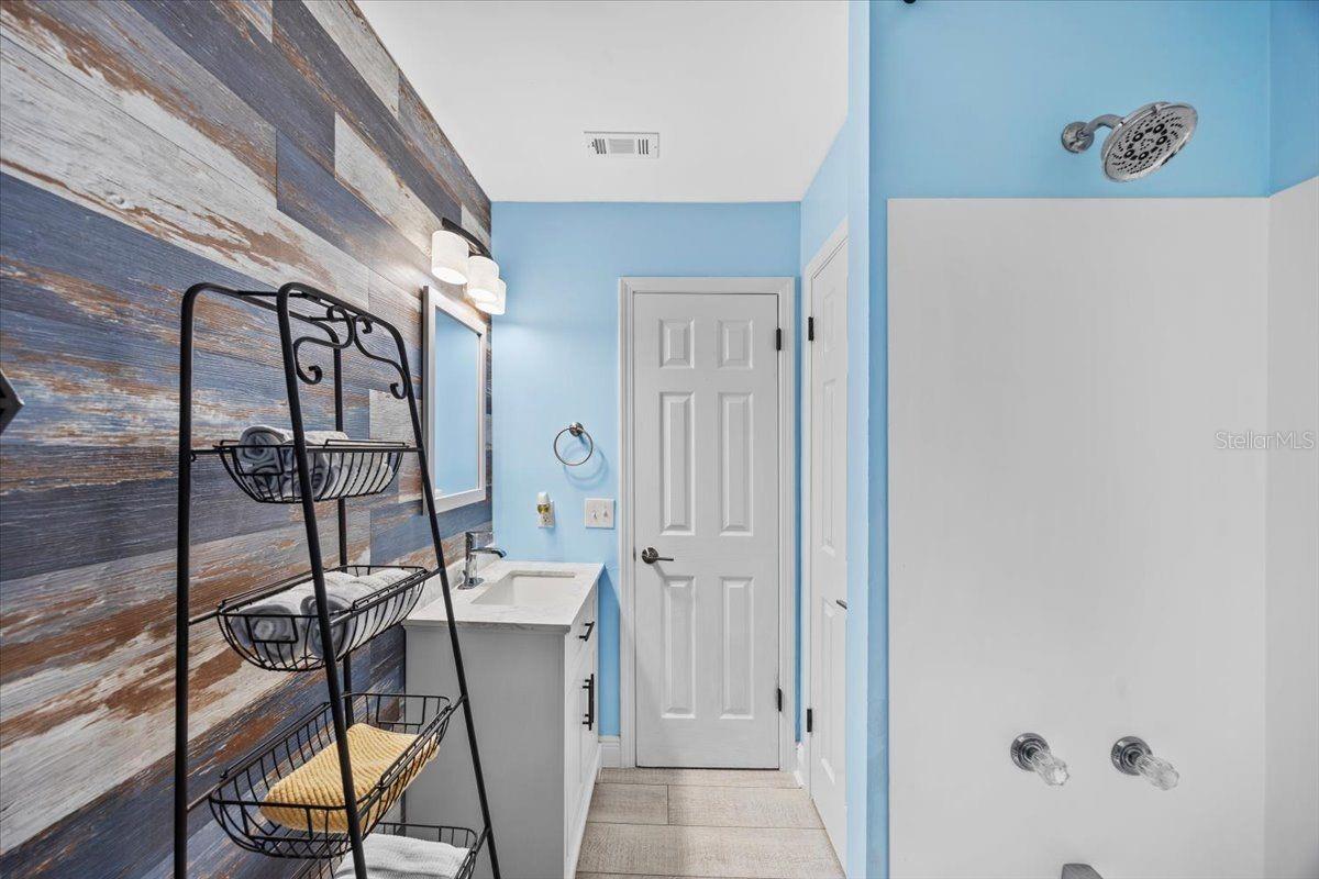 Image 39 of 82 For 156 Shoreline Drive