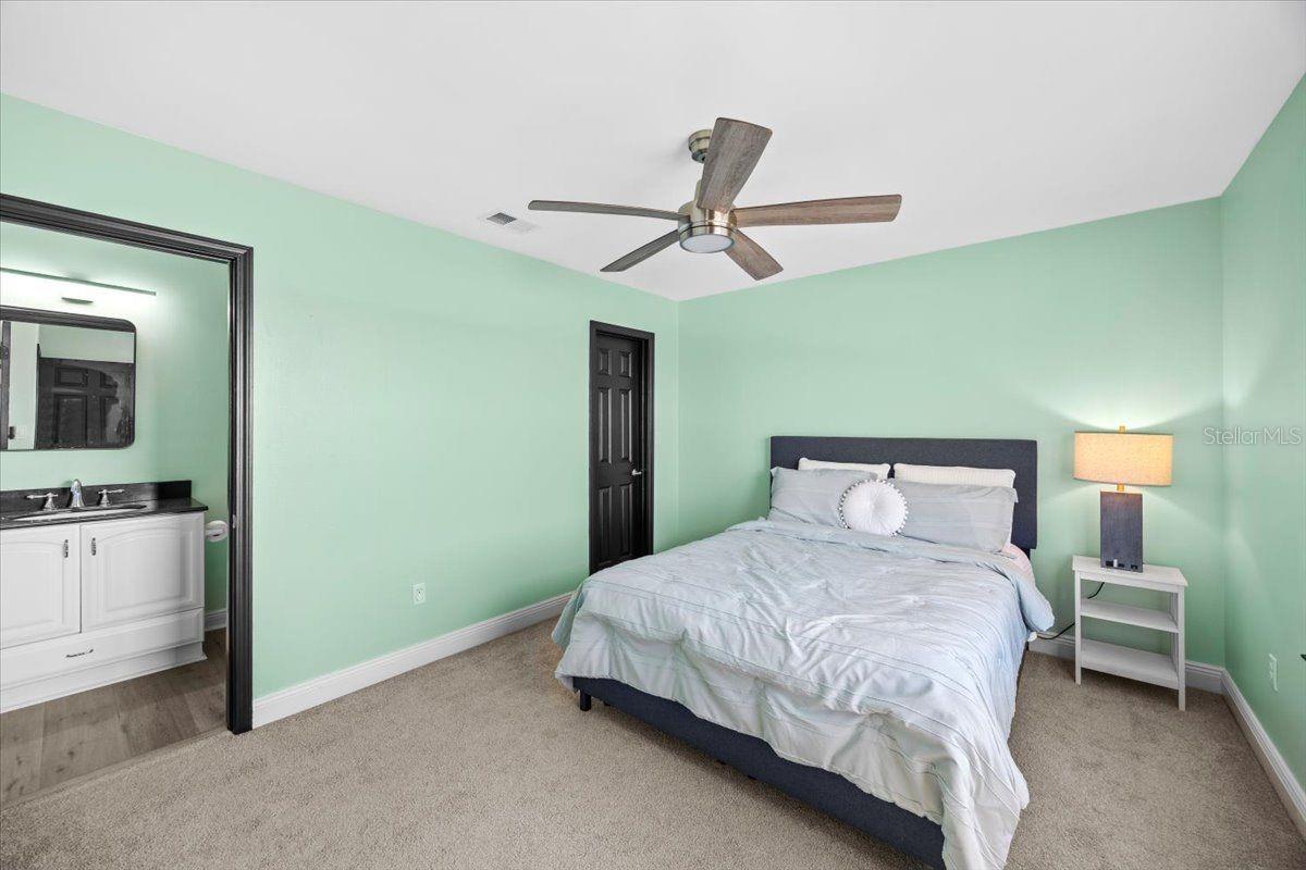 Image 43 of 82 For 156 Shoreline Drive