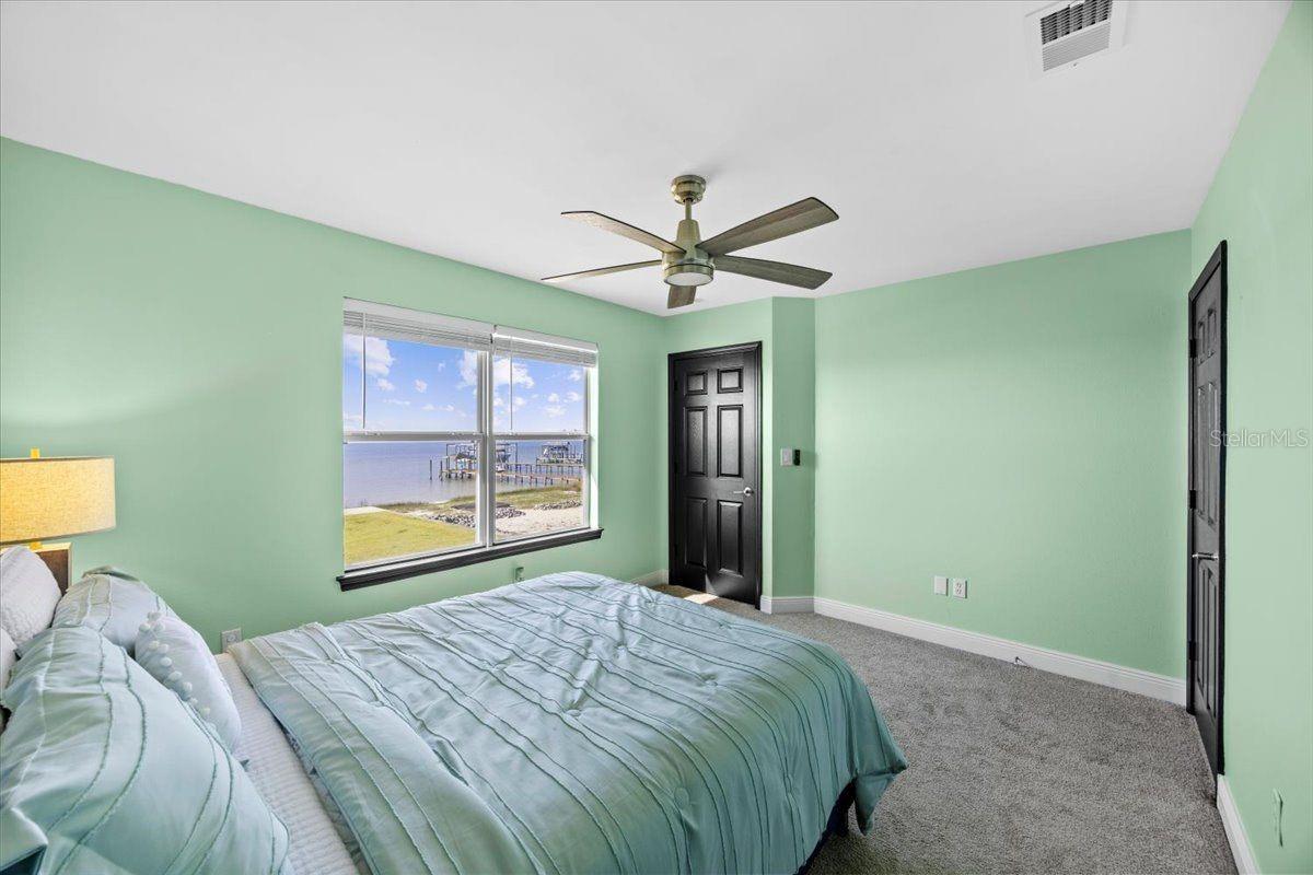 Image 45 of 82 For 156 Shoreline Drive