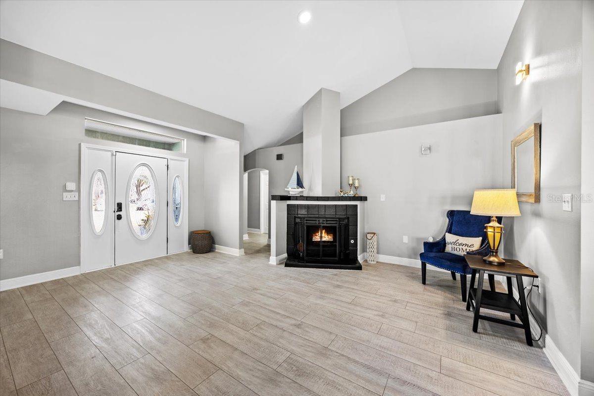 Image 5 of 82 For 156 Shoreline Drive