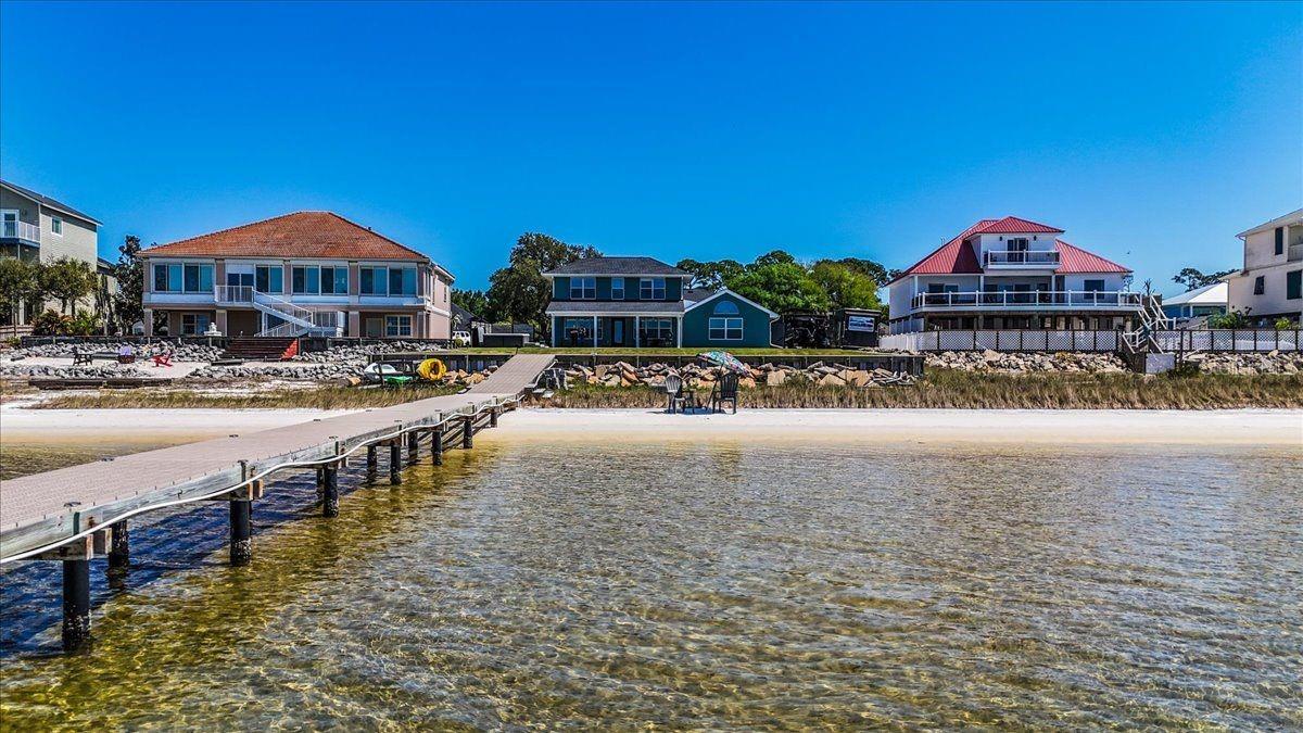 Image 61 of 82 For 156 Shoreline Drive