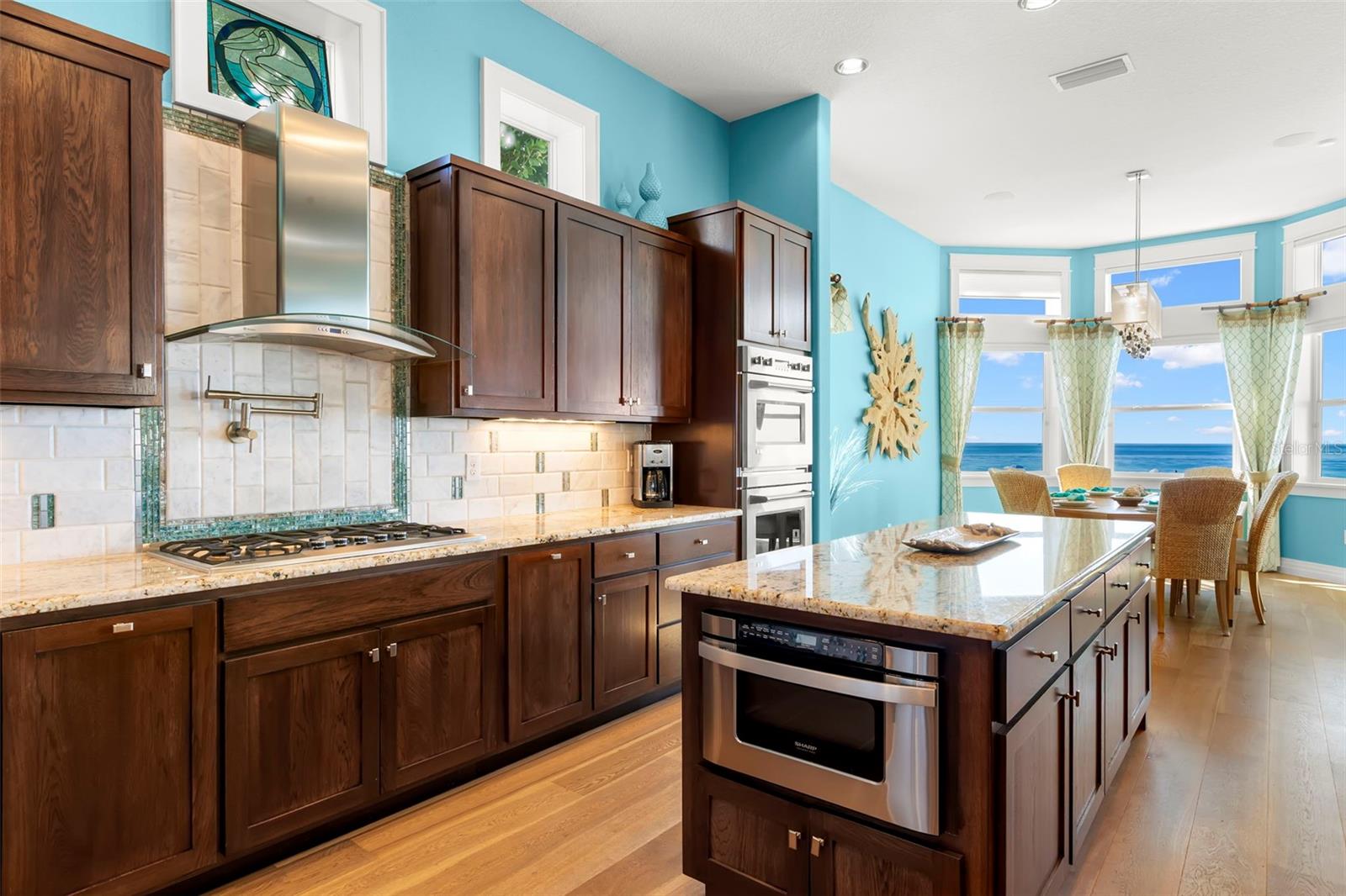 Image 11 of 73 For 10042 Gulf Boulevard