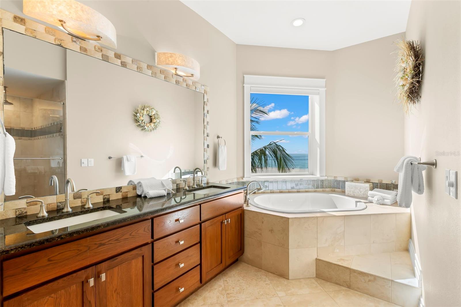 Image 26 of 73 For 10042 Gulf Boulevard