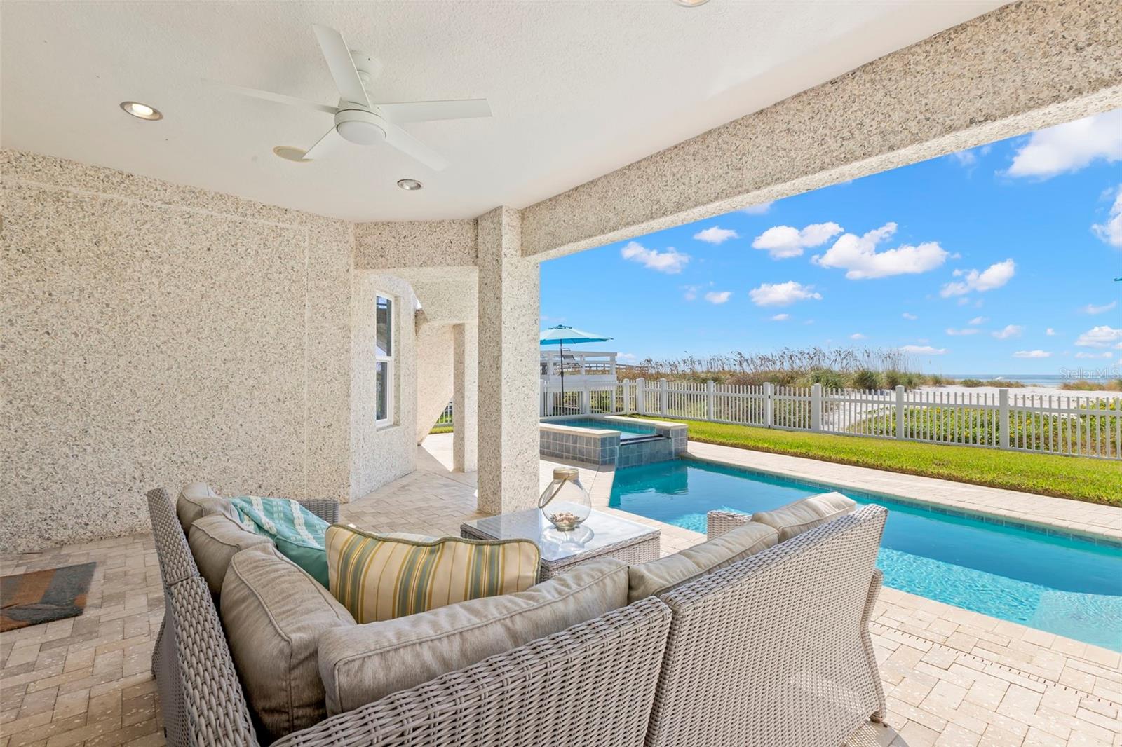 Image 43 of 73 For 10042 Gulf Boulevard