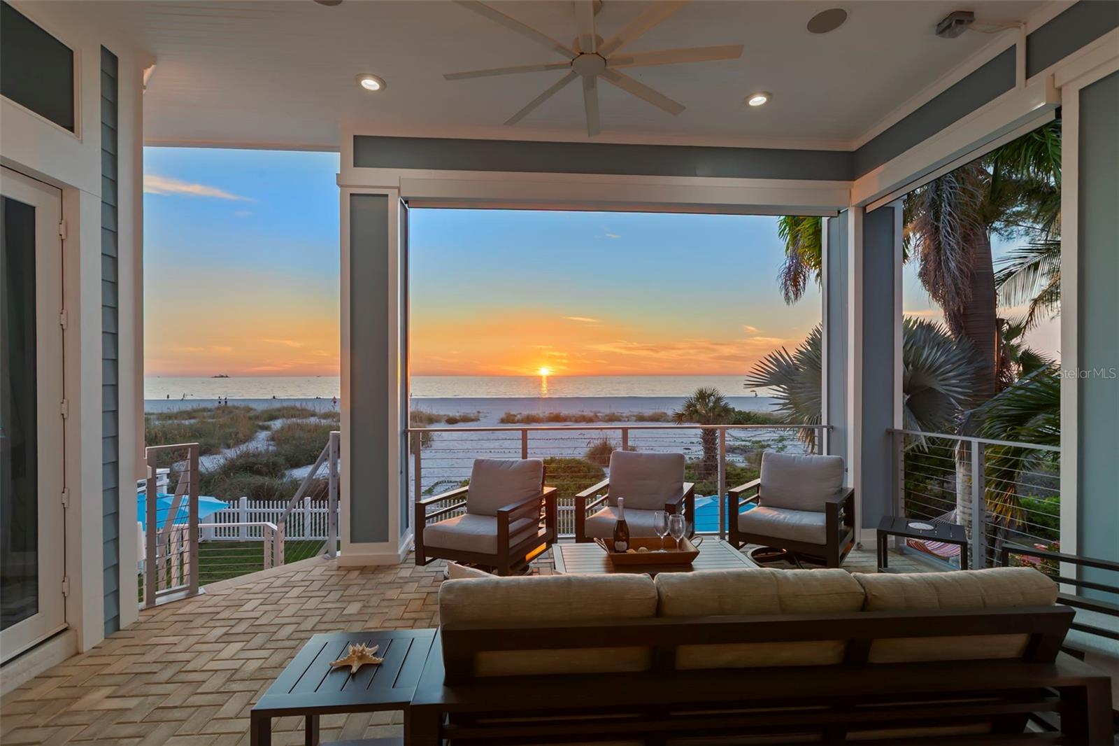 Image 61 of 73 For 10042 Gulf Boulevard