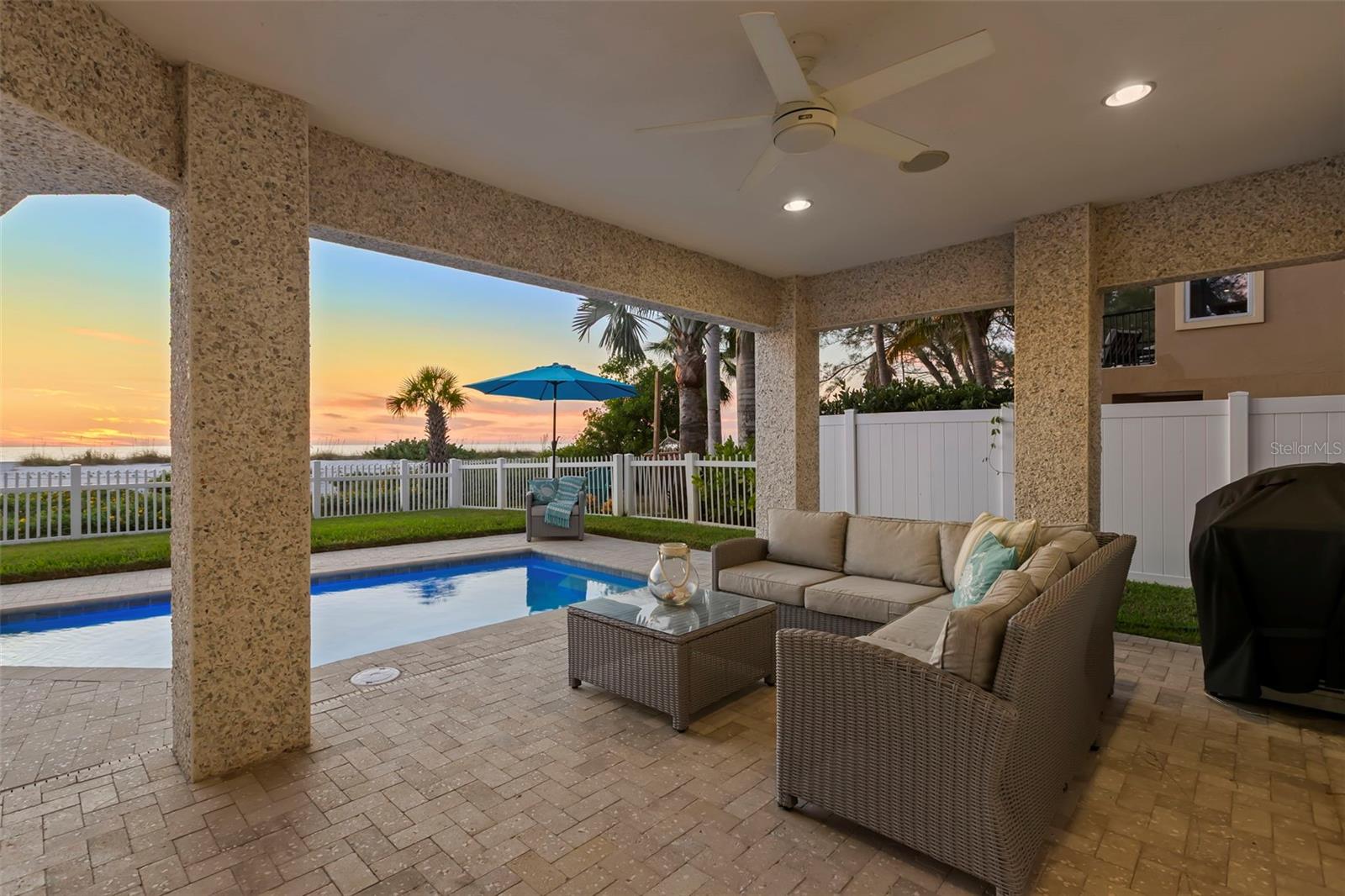 Image 66 of 73 For 10042 Gulf Boulevard