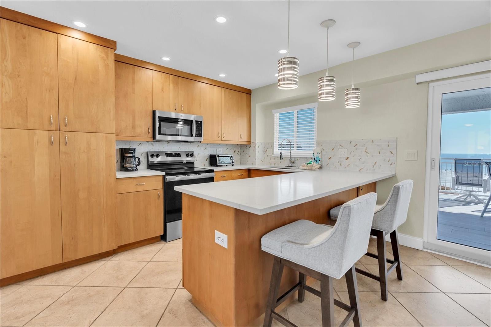 Image 11 of 45 For 5830 Midnight Pass Road 705