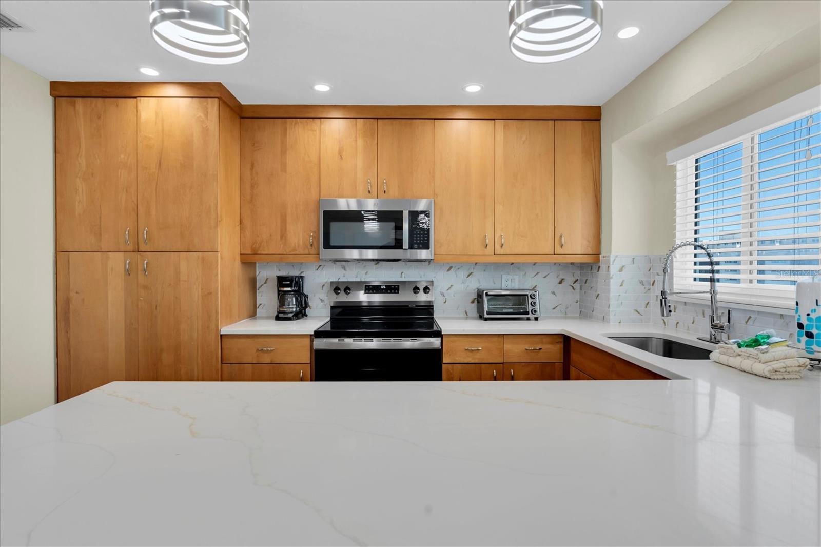 Image 13 of 45 For 5830 Midnight Pass Road 705