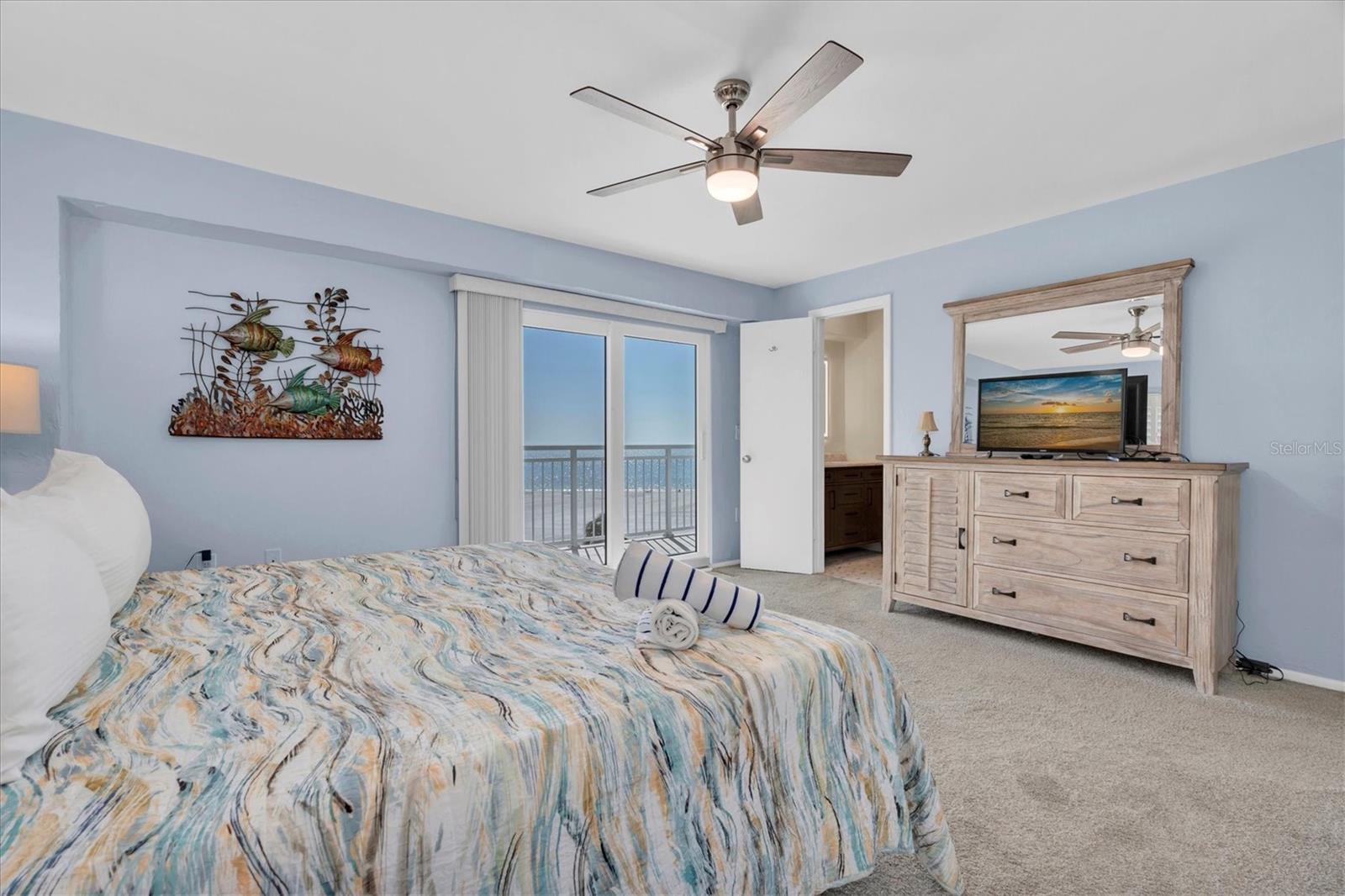 Image 18 of 45 For 5830 Midnight Pass Road 705